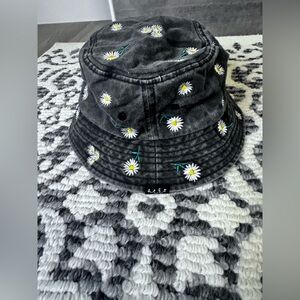 Aeropostale Black Bucket Hat with Daisy Embroidery